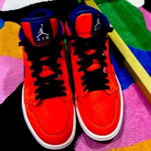 Gently used air Jordan for men high top great colour combo + blue laces